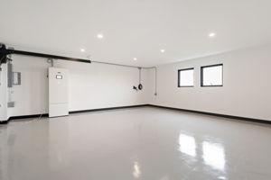 39 - Garage Interior