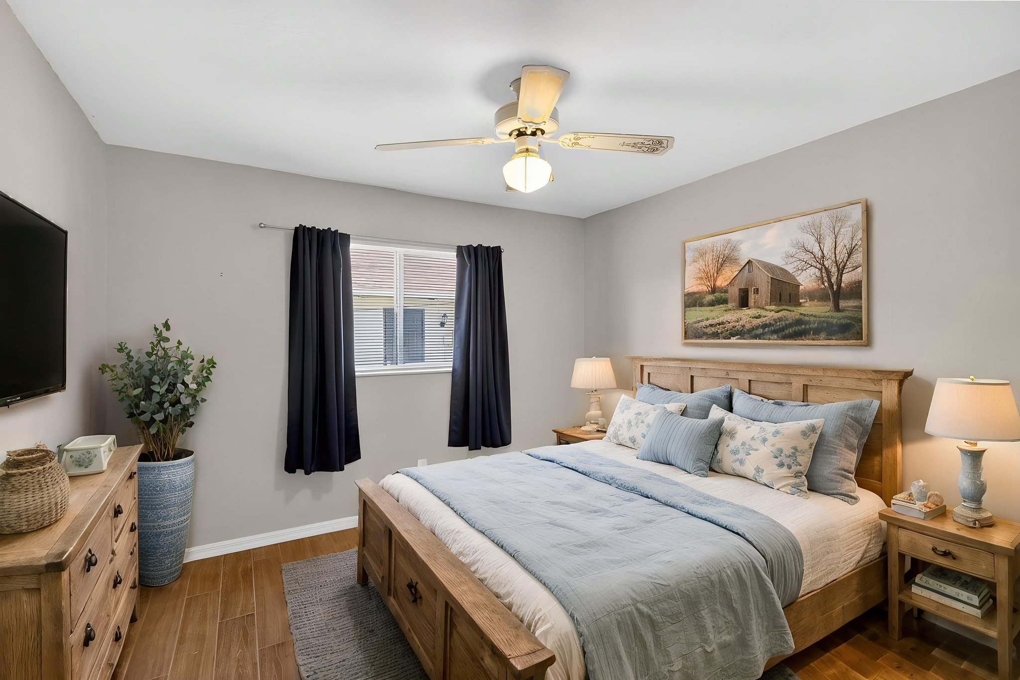 IMG_7876 virtually staged.jpeg