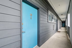 E 12th St unit 206-0506-005.jpg