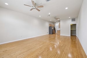 E 12th St unit 206-0506-010.jpg