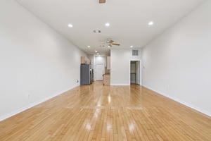 E 12th St unit 206-0506-013.jpg