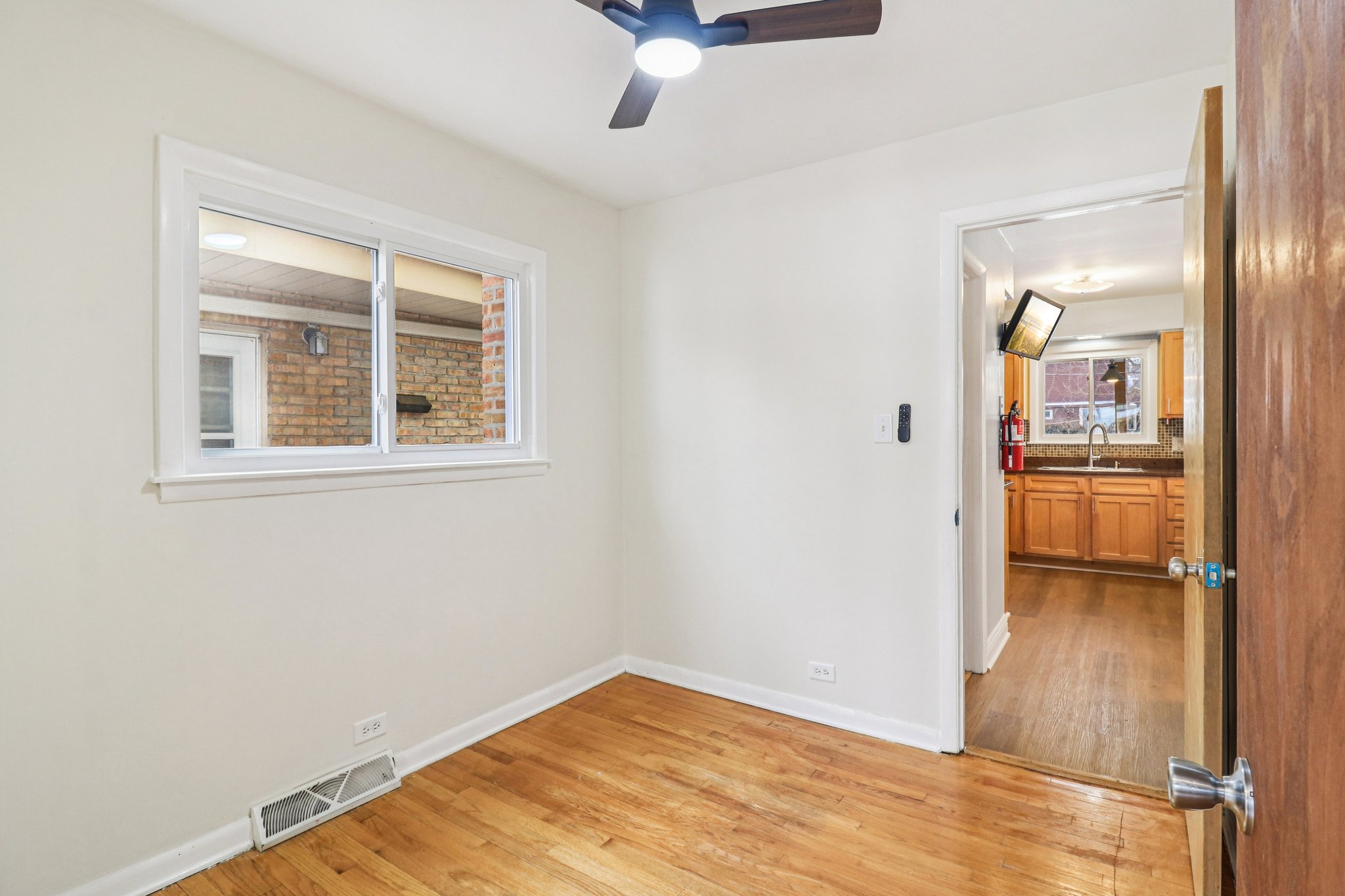 Greenleaf Ave-S2301-022.jpg