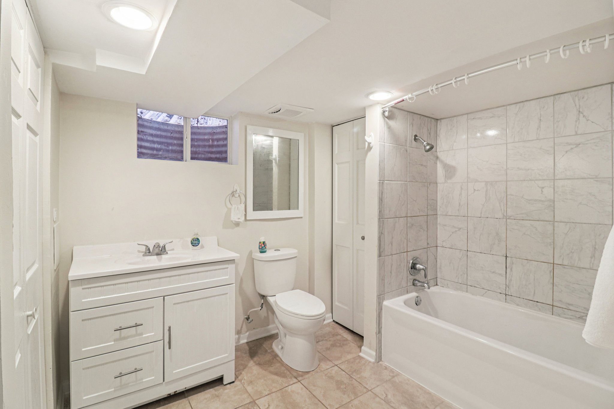 Greenleaf Ave-S2301-034.jpg