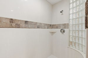  Photo 51