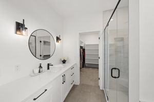  Photo 49