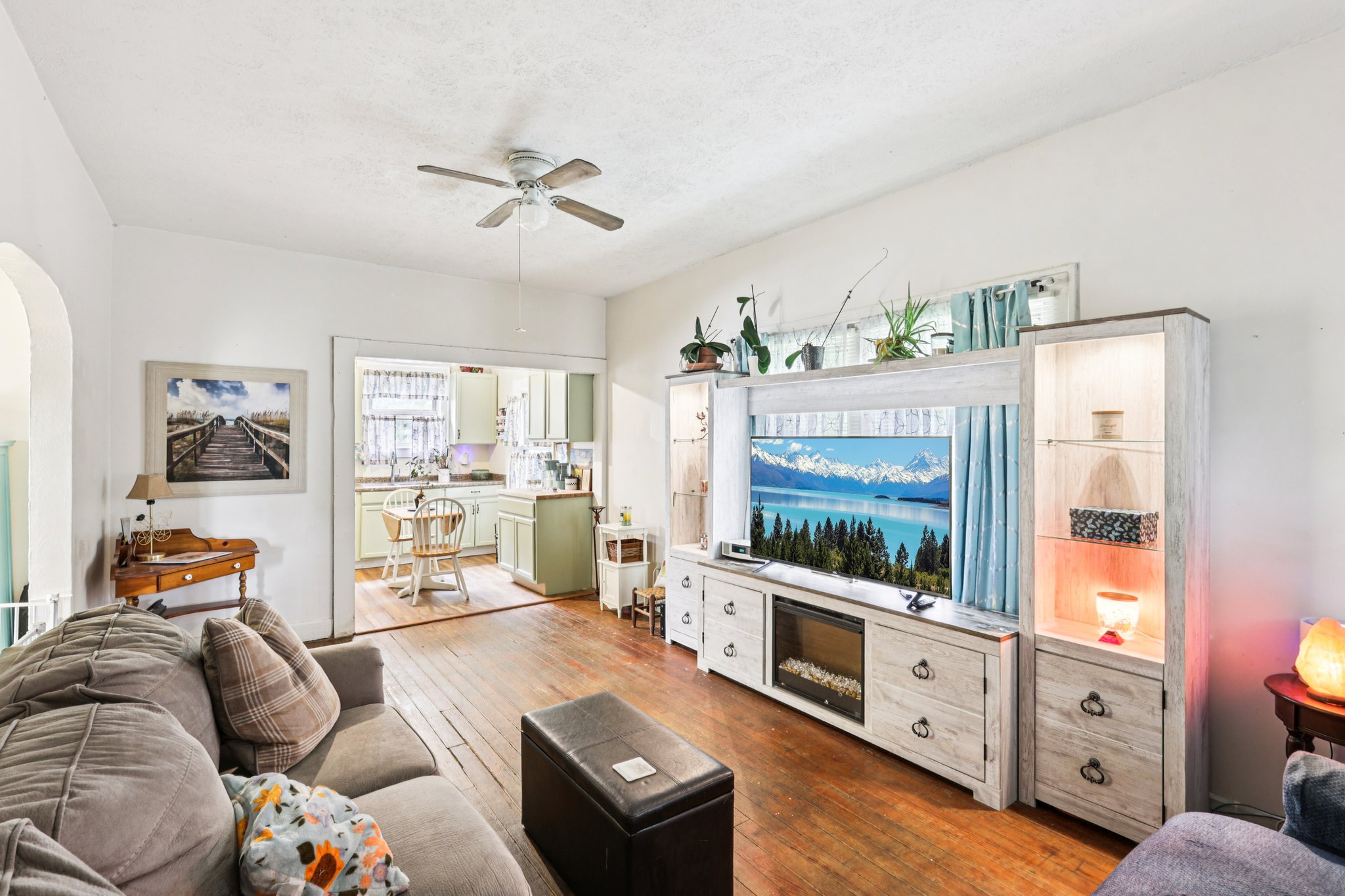 S East St-S0807-009.jpg