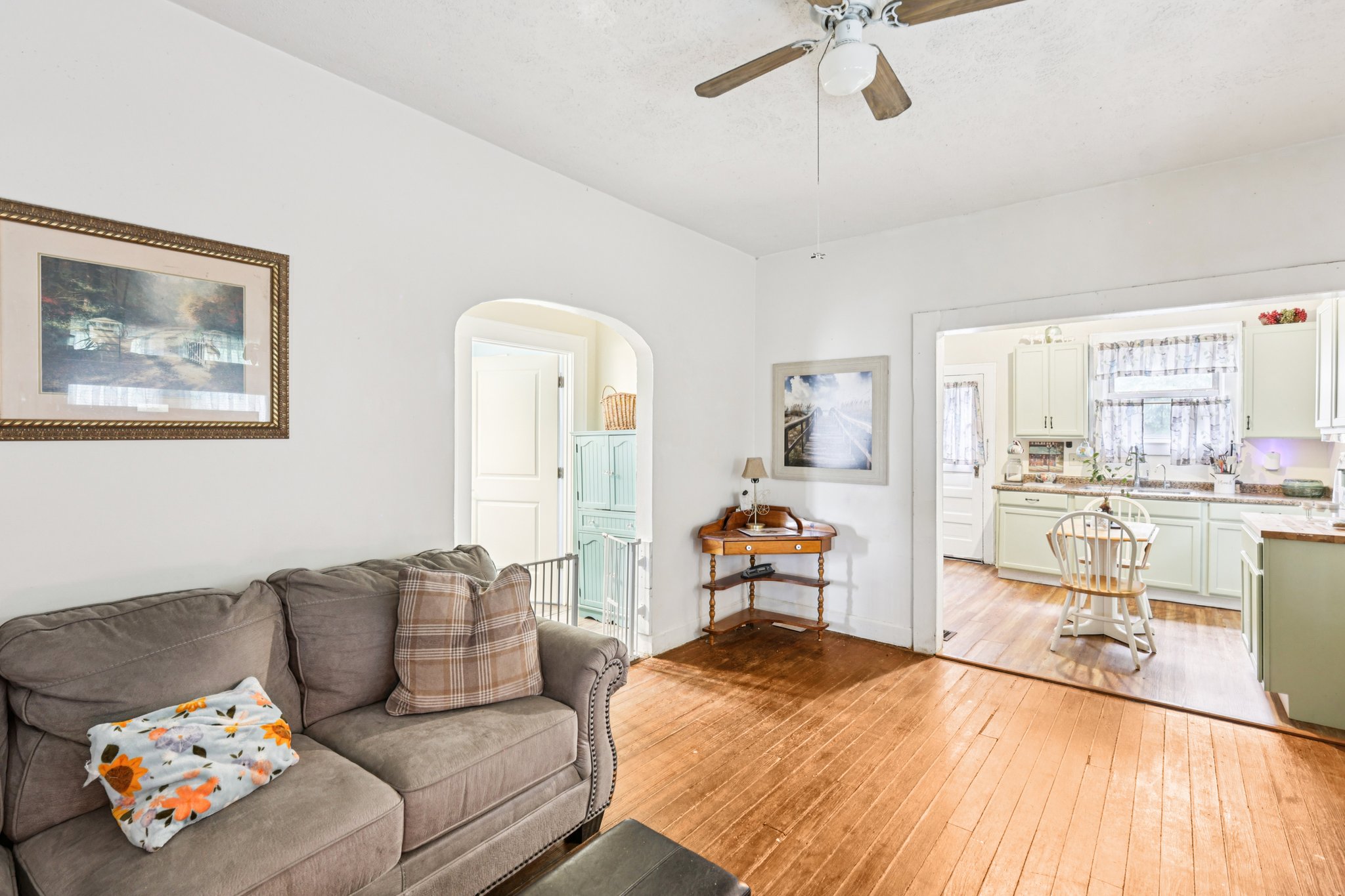 S East St-S0807-011.jpg