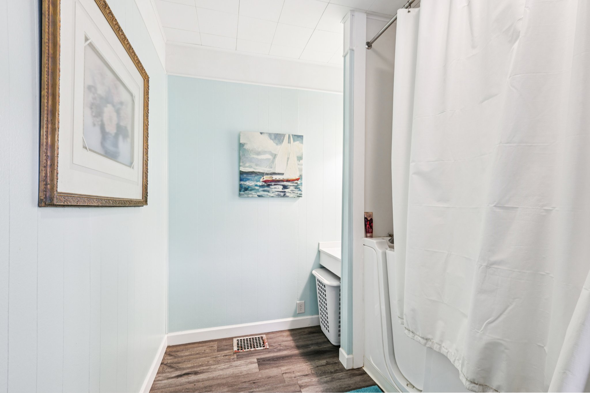 S East St-S0807-019.jpg