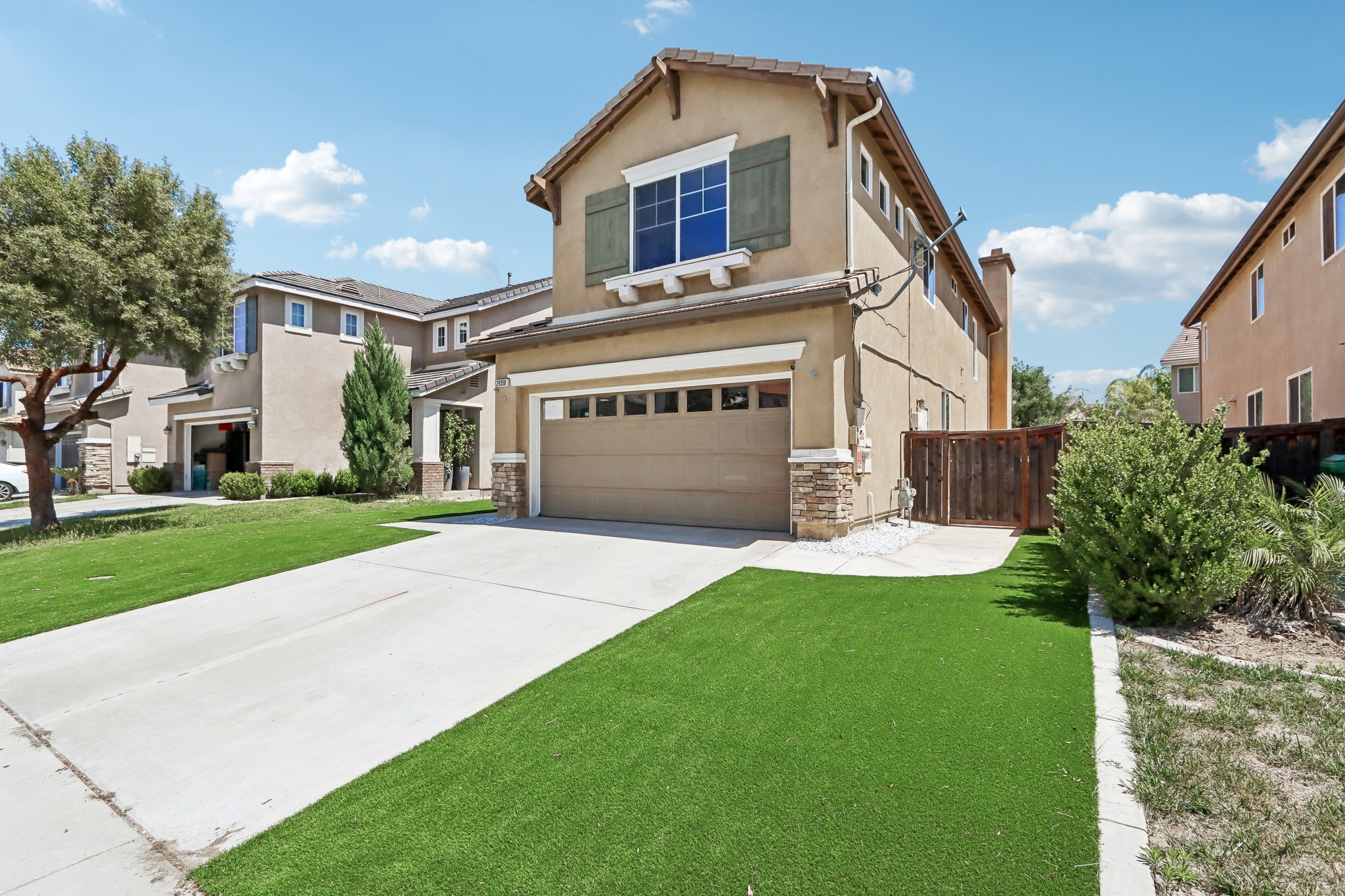 Grande Vista Ave-S2504-002.jpg