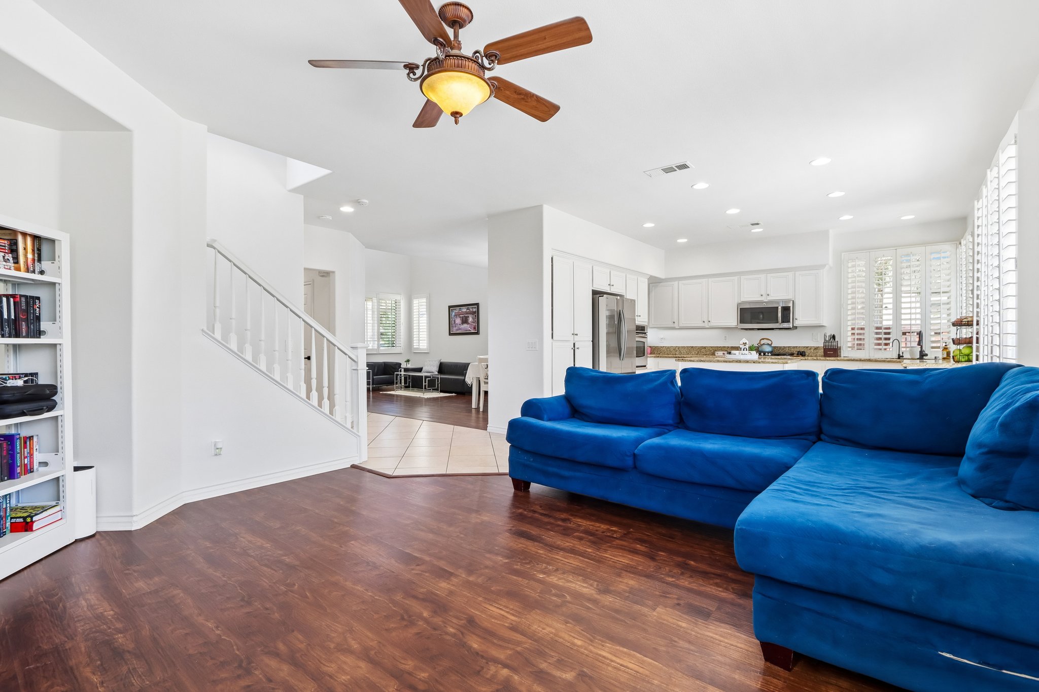 Grande Vista Ave-S2504-010.jpg