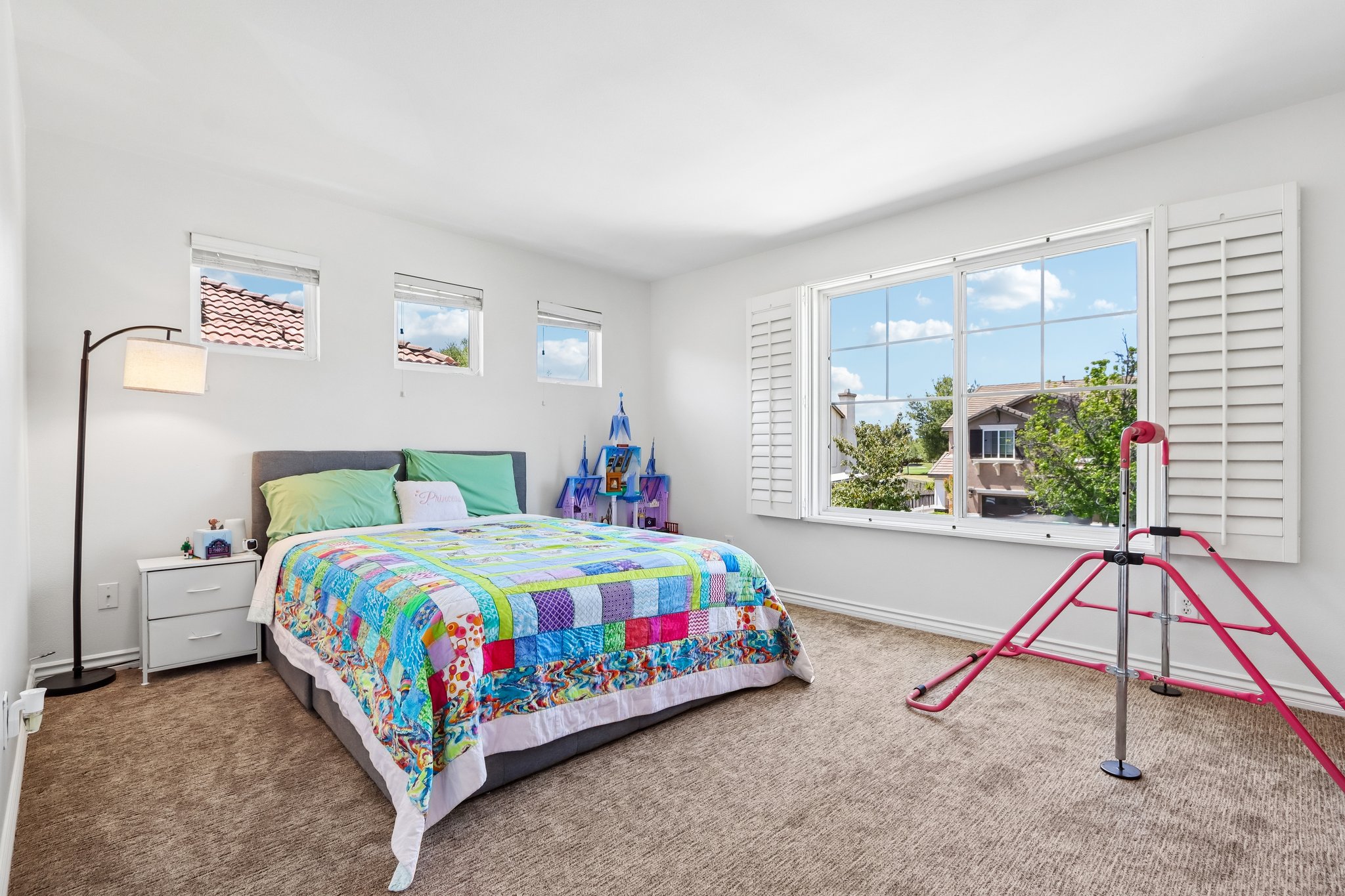 Grande Vista Ave-S2504-031.jpg