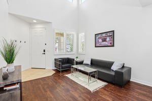 Grande Vista Ave-S2504-005.jpg