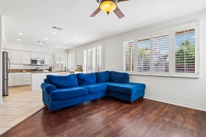 Grande Vista Ave-S2504-009.jpg