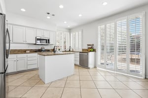 Grande Vista Ave-S2504-016.jpg