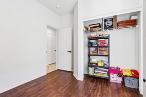 Grande Vista Ave-S2504-019.jpg