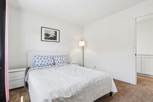 Grande Vista Ave-S2504-021.jpg