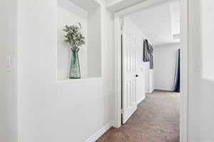 Grande Vista Ave-S2504-033.jpg