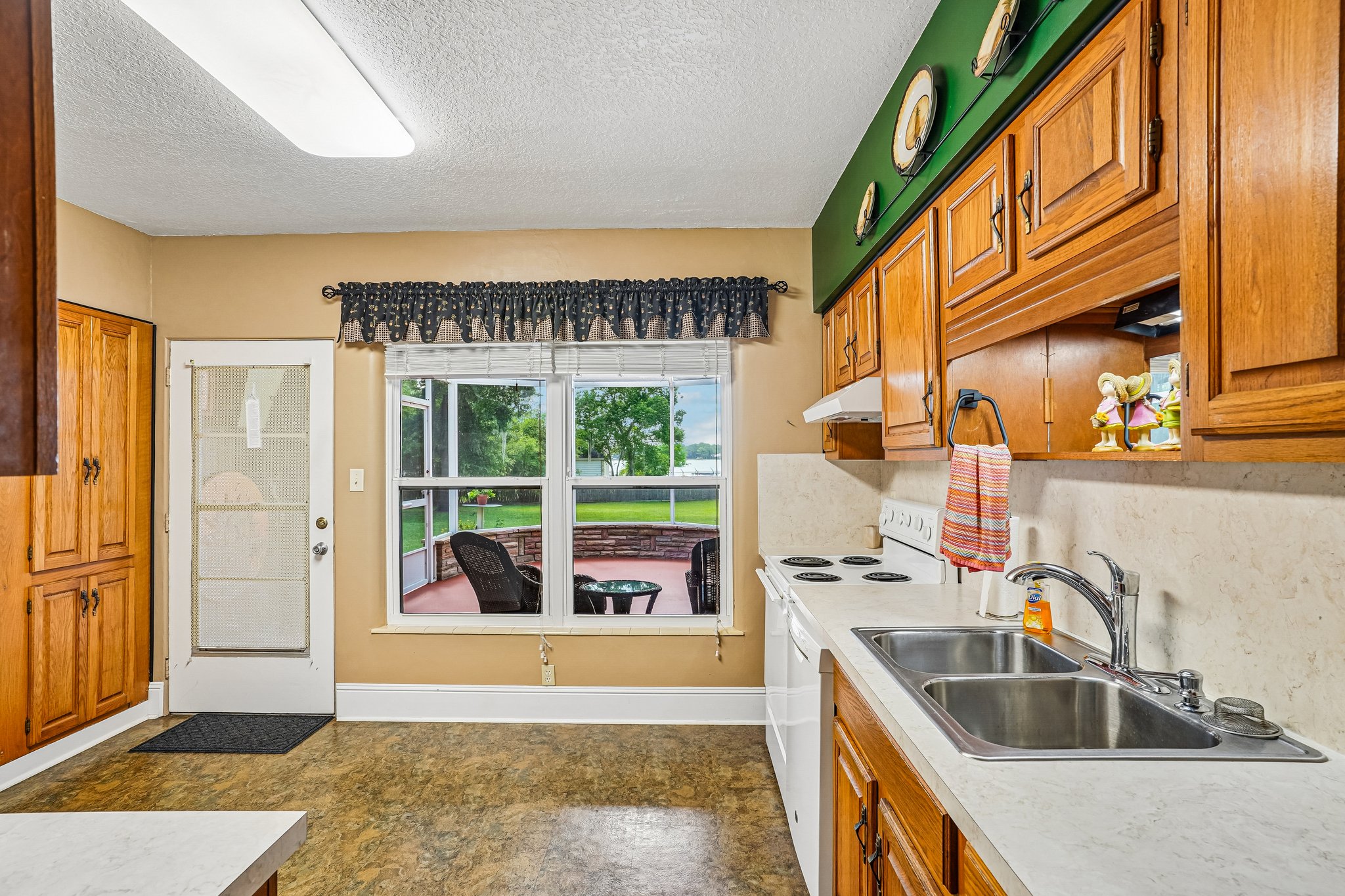 Lake Joanna Dr-S1606-015.jpg