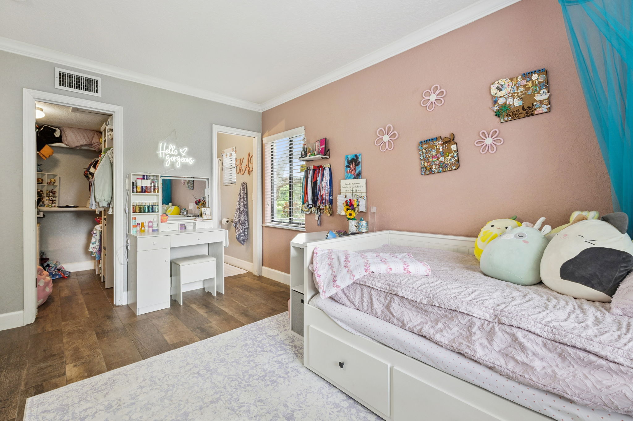 Photo 36