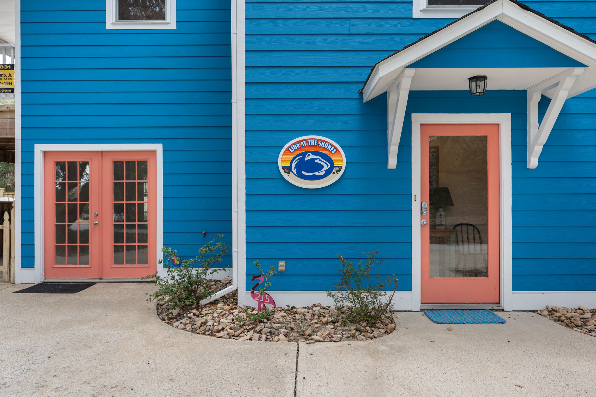 215-Duck-Rd-Entrance