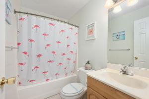 215-Duck-Rd-Hall-Bath