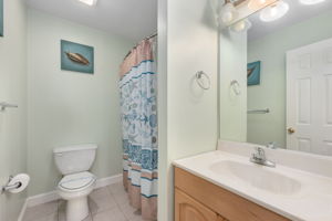 215-Duck-Rd-TL-Hall-Bath
