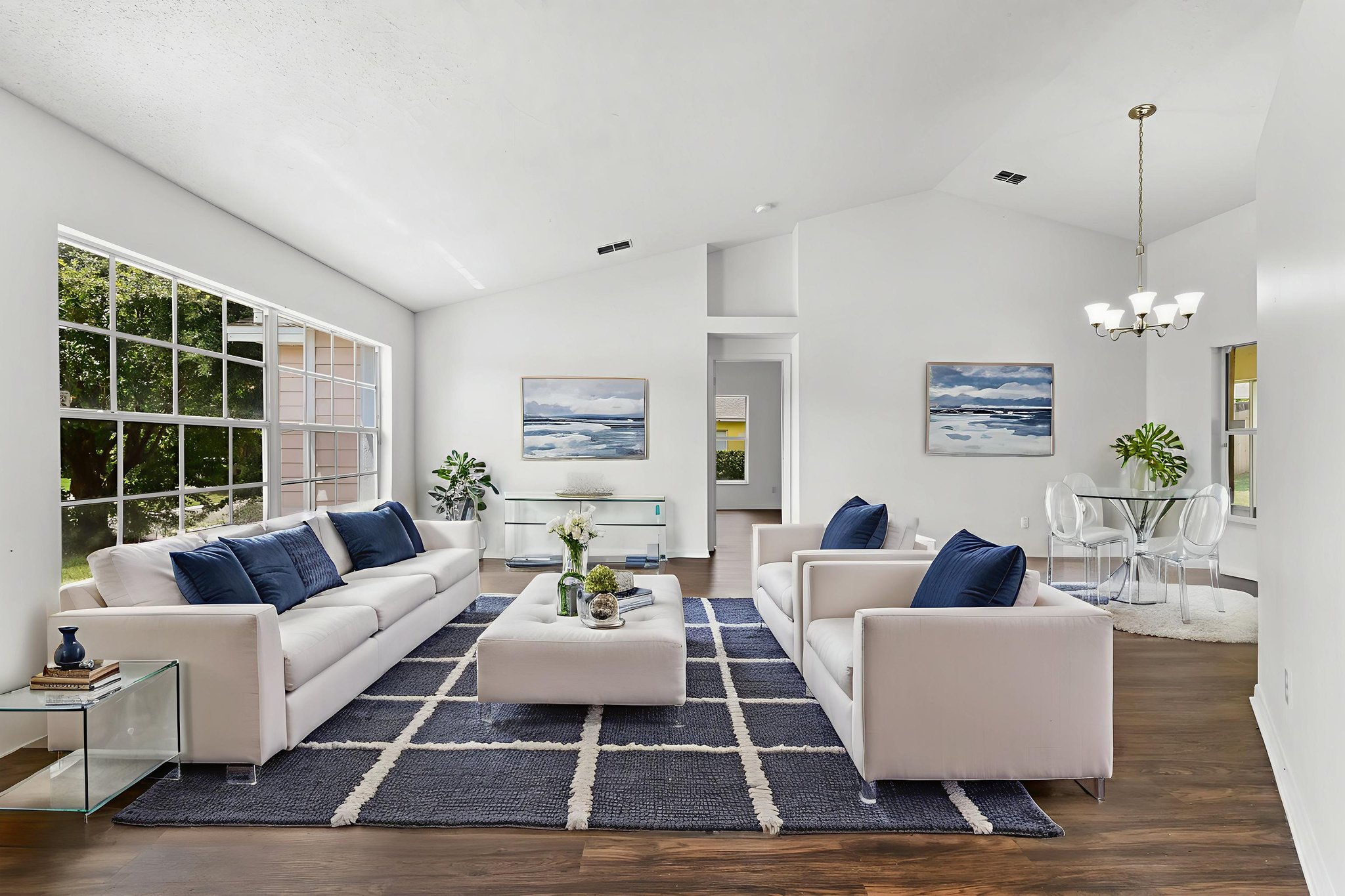 DSC_5476 virtually staged.jpeg