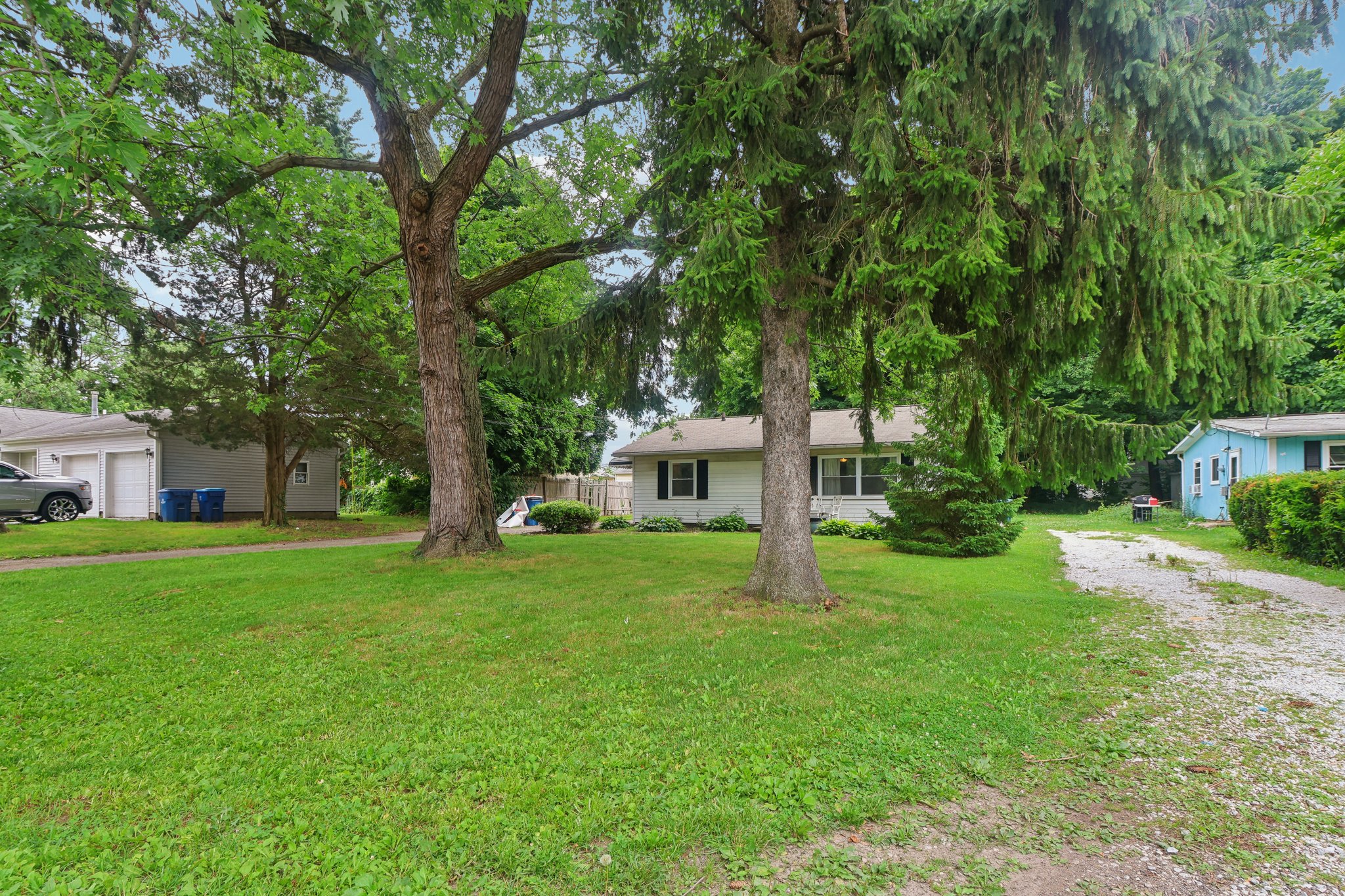 Stonehaven Dr-005.jpg