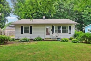 Stonehaven Dr-001.jpg
