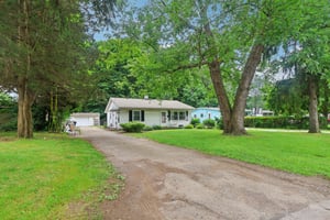 Stonehaven Dr-002.jpg
