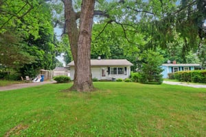 Stonehaven Dr-006.jpg