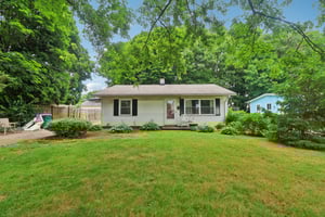 Stonehaven Dr-007.jpg