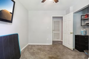 Stonehaven Dr-024.jpg
