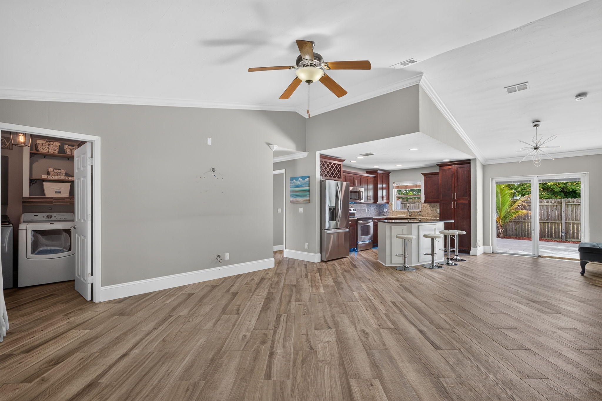 Living Room 3 of 4