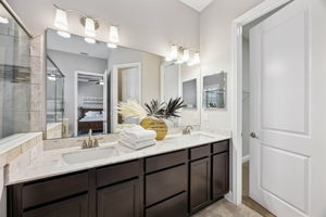 ... provides both storage and room to spread out