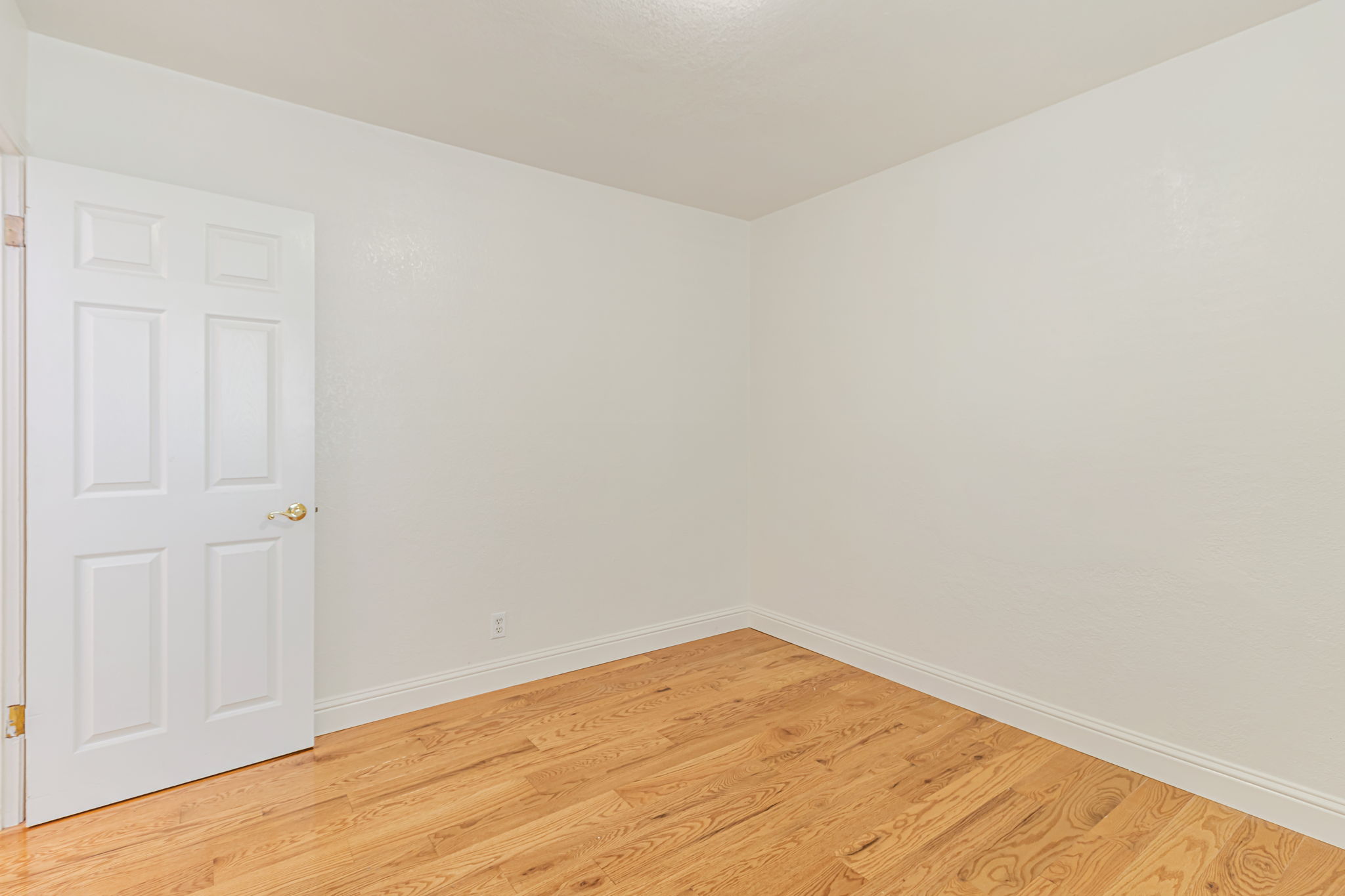 037_2940 Somerset Ave _