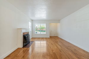 008_2940 Somerset Ave _
