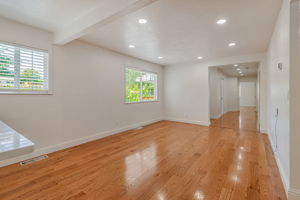 011_2940 Somerset Ave _