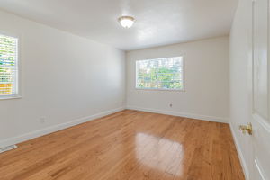 026_2940 Somerset Ave _