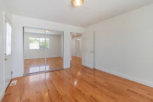 032_2940 Somerset Ave _