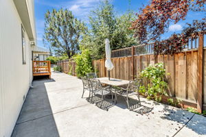 046_2940 Somerset Ave _