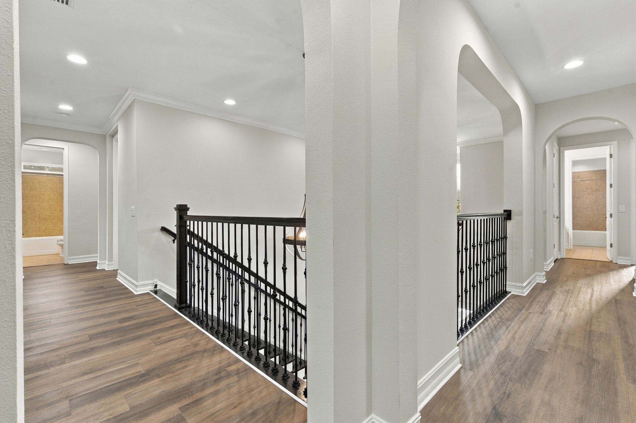 Interiors (40)