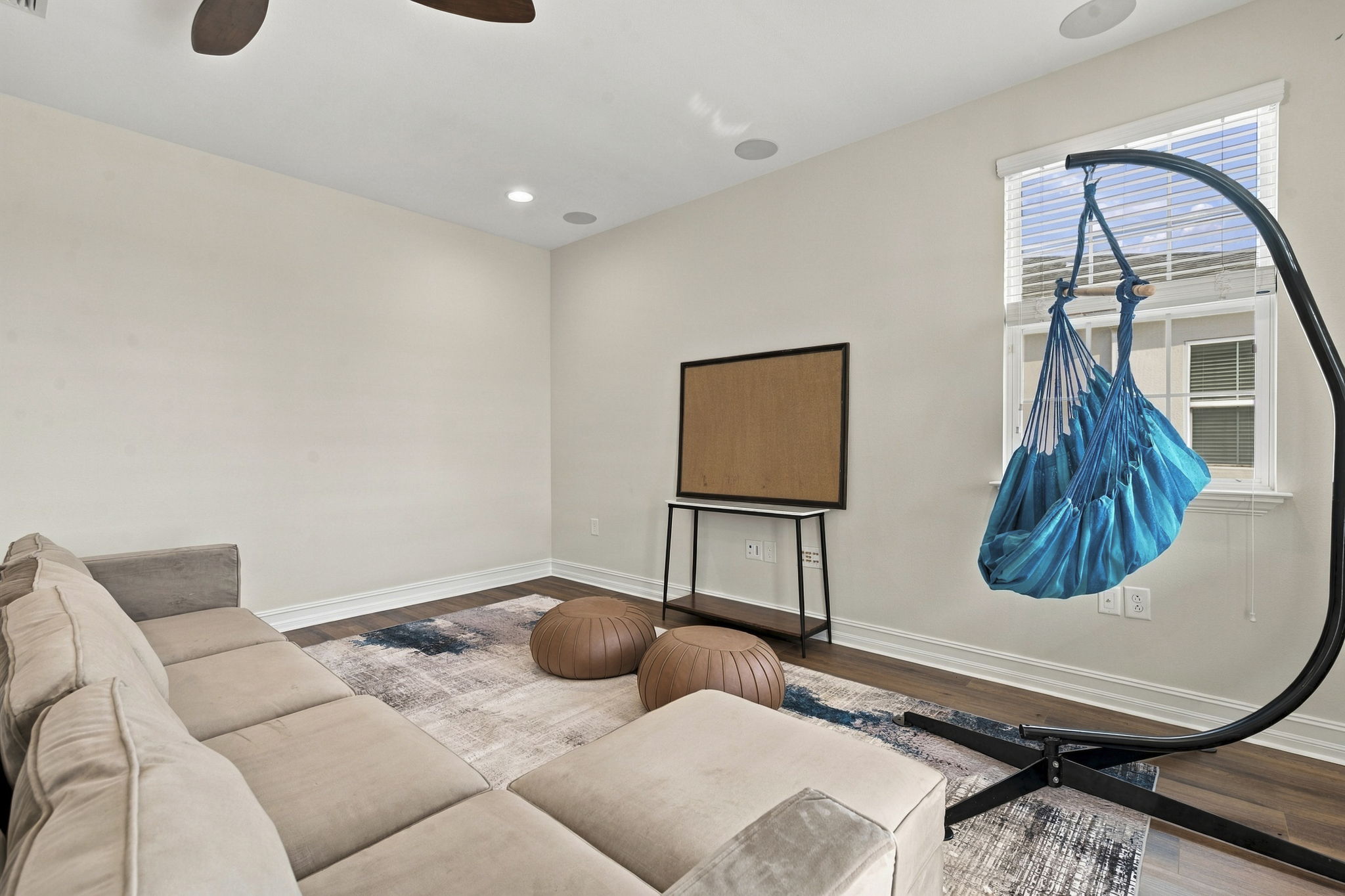 Interiors (44)