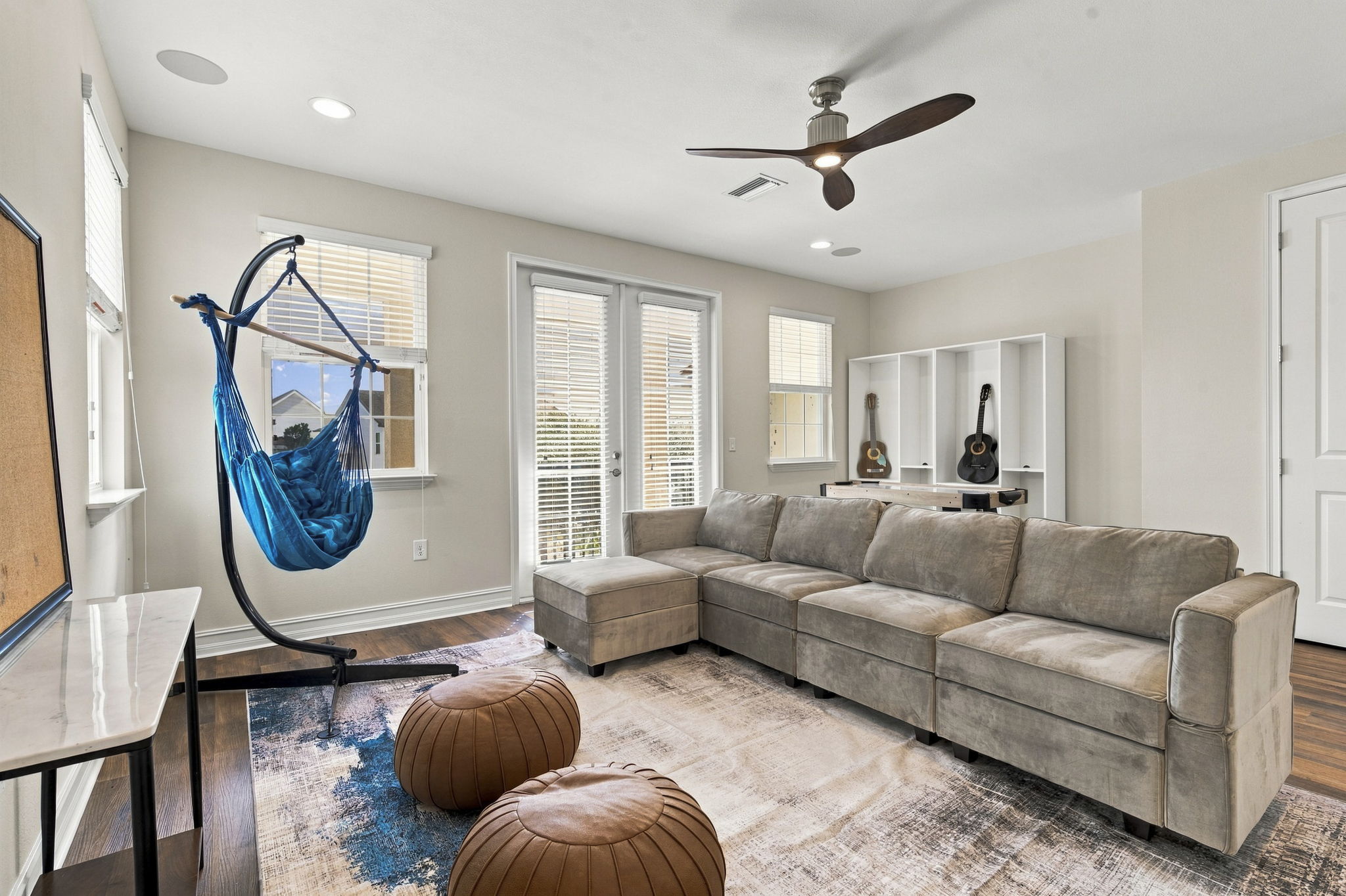 Interiors (46)