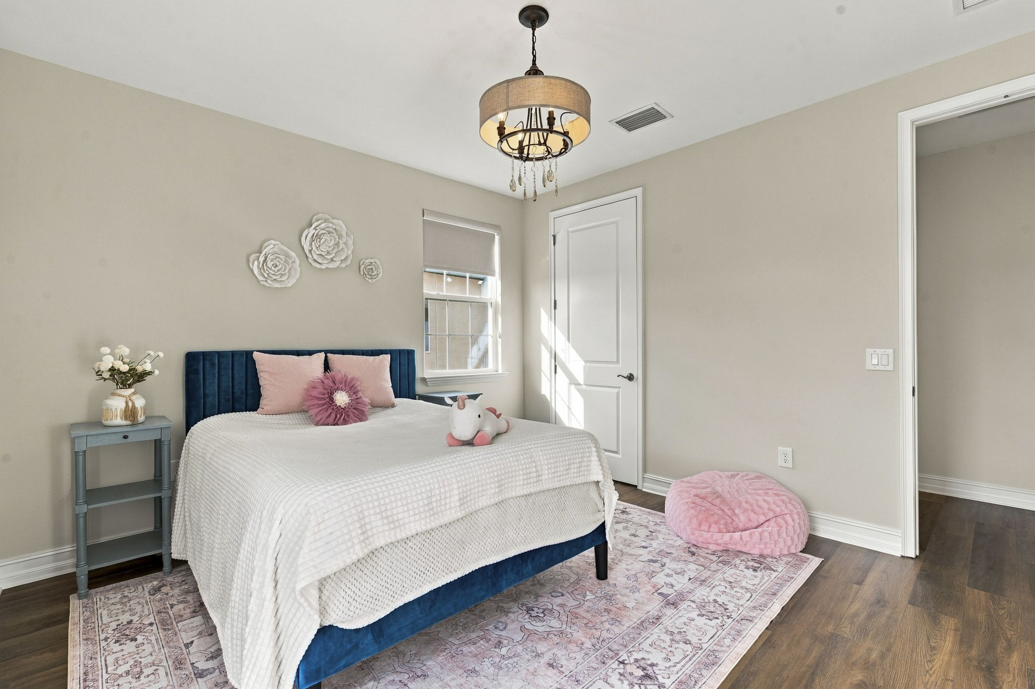 Interiors (57)