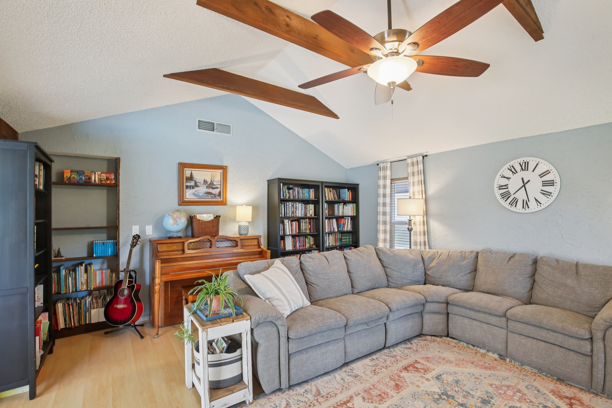 Mayfair Ct-S0702-008.jpg