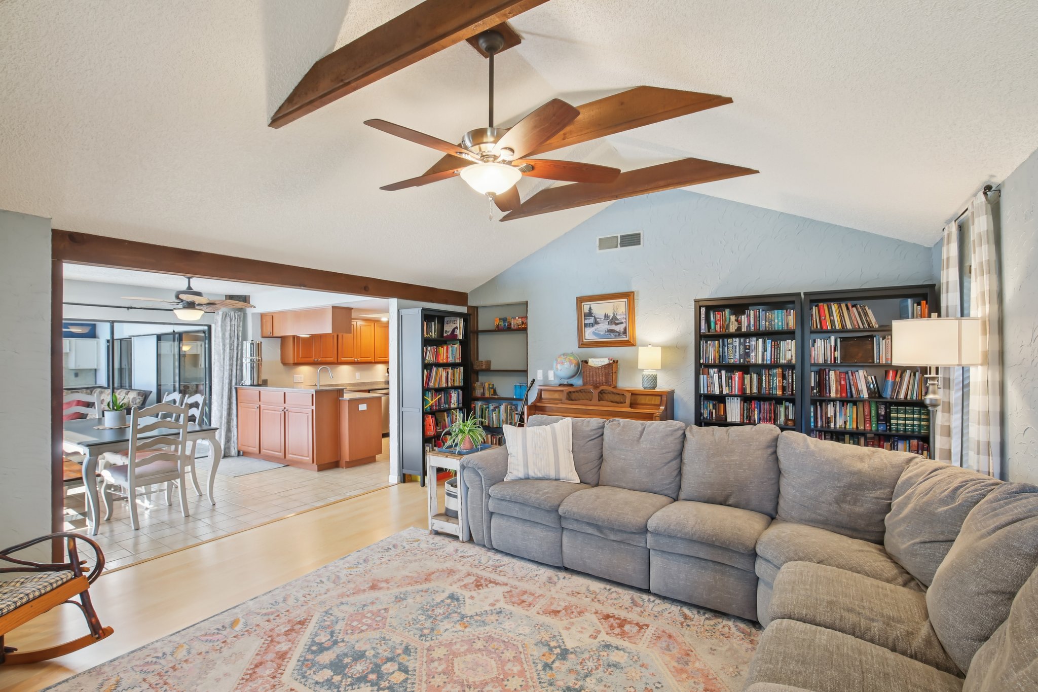 Mayfair Ct-S0702-009r.jpg