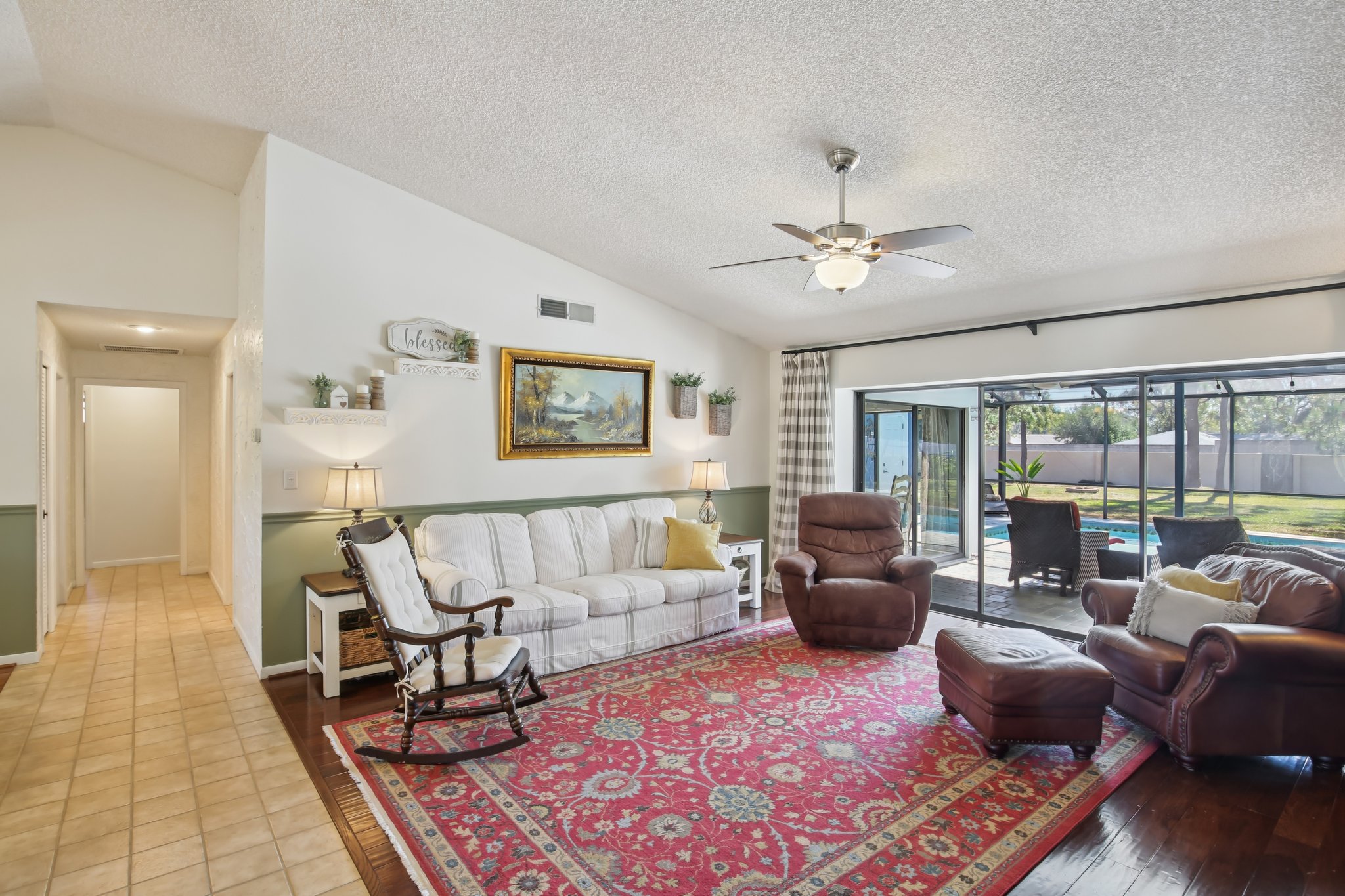 Mayfair Ct-S0702-011r.jpg