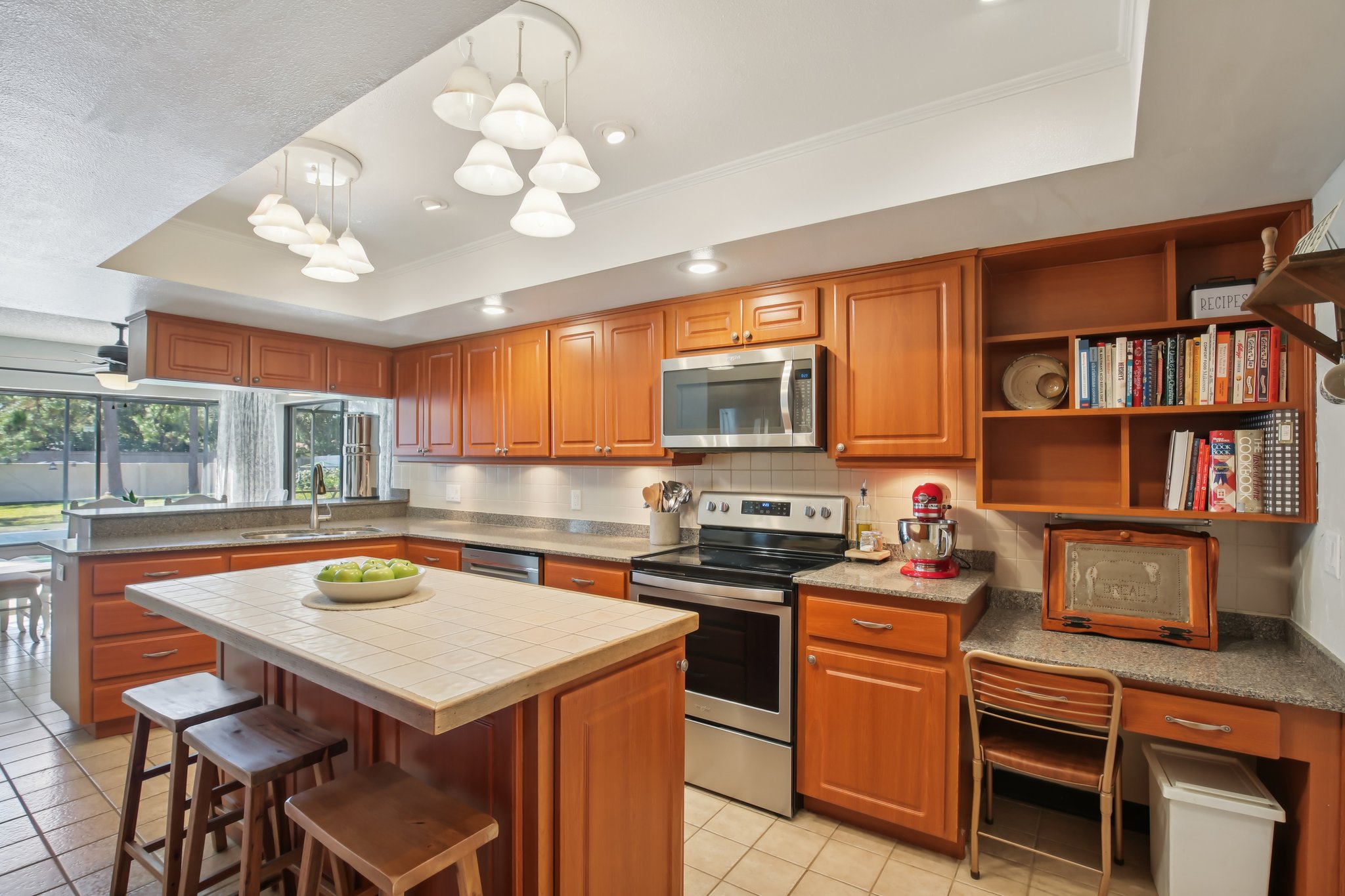 Mayfair Ct-S0702-013r.jpg