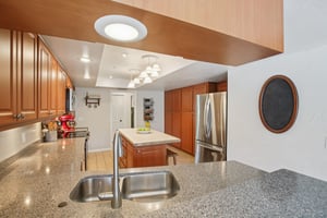 Mayfair Ct-S0702-016r.jpg